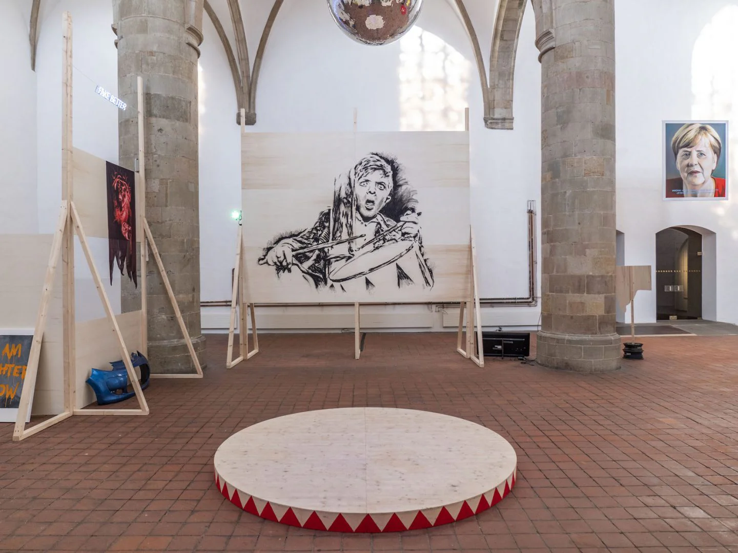 Filip Markiewicz | Celebration Factory, Ausstellungsansicht, Kunsthalle Osnabrück, 2019/20. Foto: Filip Markiewicz. Courtesy Filip Markiewicz / Kunsthalle Osnabrück
