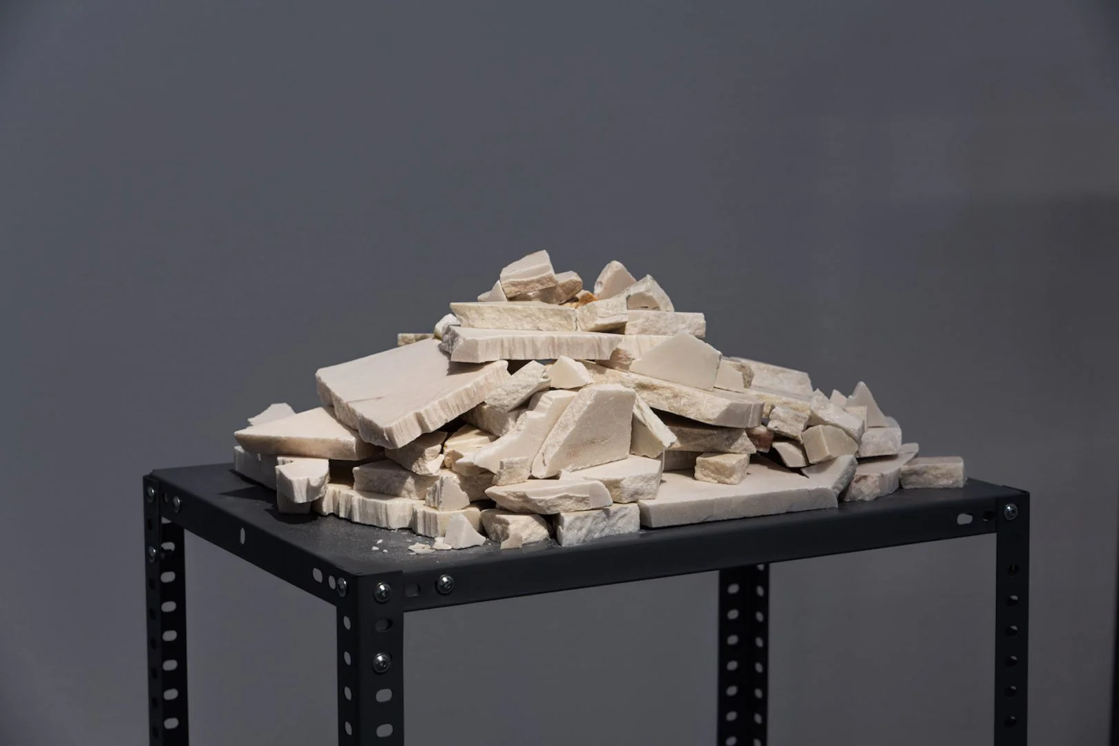 Talya Lubinsky, Exhibition View, Marble Dust, Künstlerhaus Bethanien, Berlin, 2020