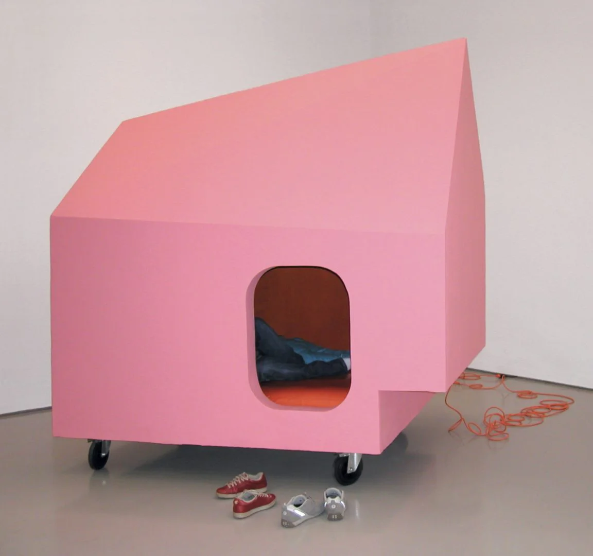 Jeanne Susplugas, Pink house, 2002, mixed media. © Jeanne Susplugas