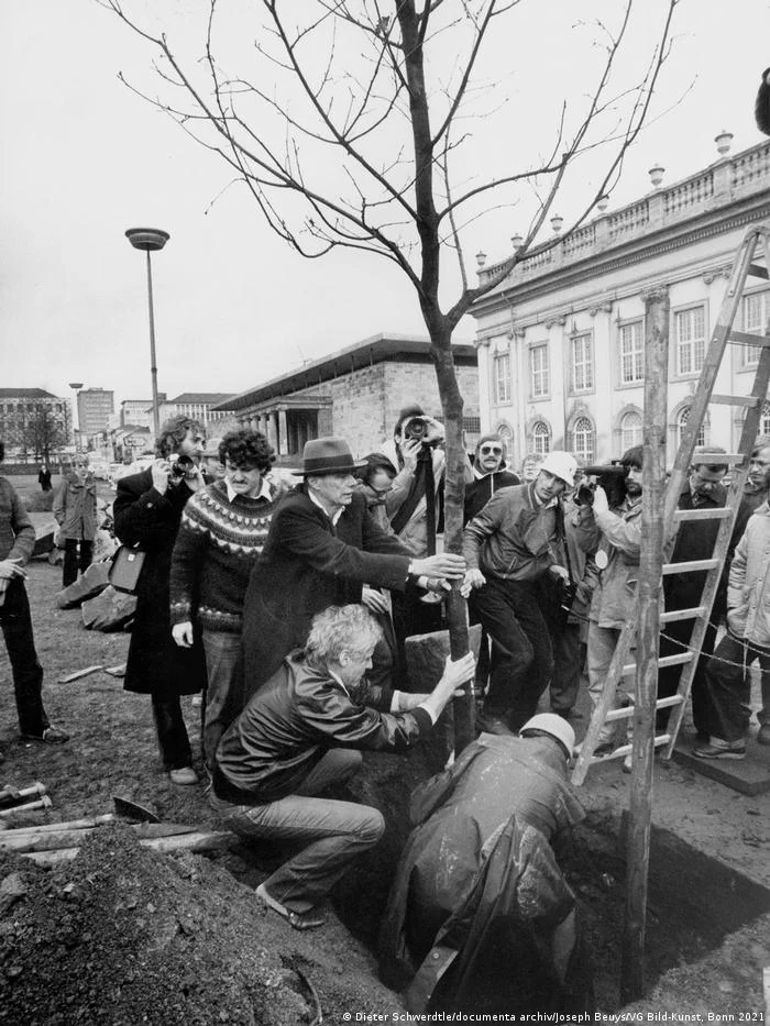 QUELQUES RÉFLEXIONS SUR BEUYS 2