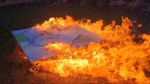 coeur & art 4 UWE HENNEKEN: Into the Fire